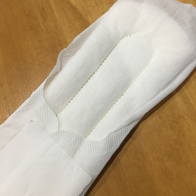 Breathabilityの高い綿は超薄くLeakproof臭気制御にパッドを入れる